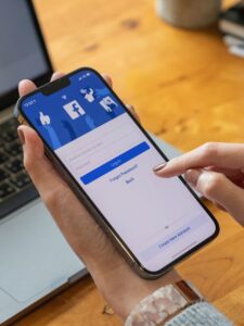 خطوات انشاء تطبيق تواصل مثل فيس بوك